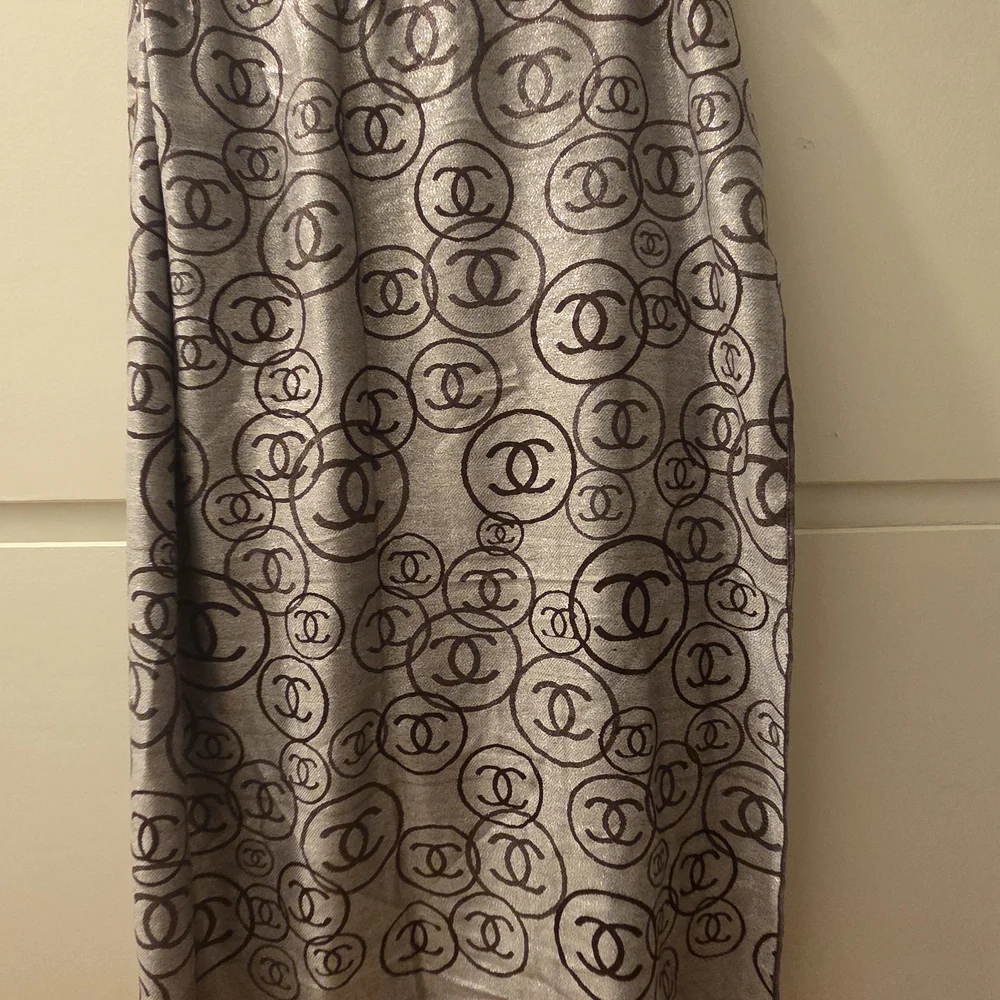 Chanel Brown and Silver Logo Scarf - Picture 5 of 8